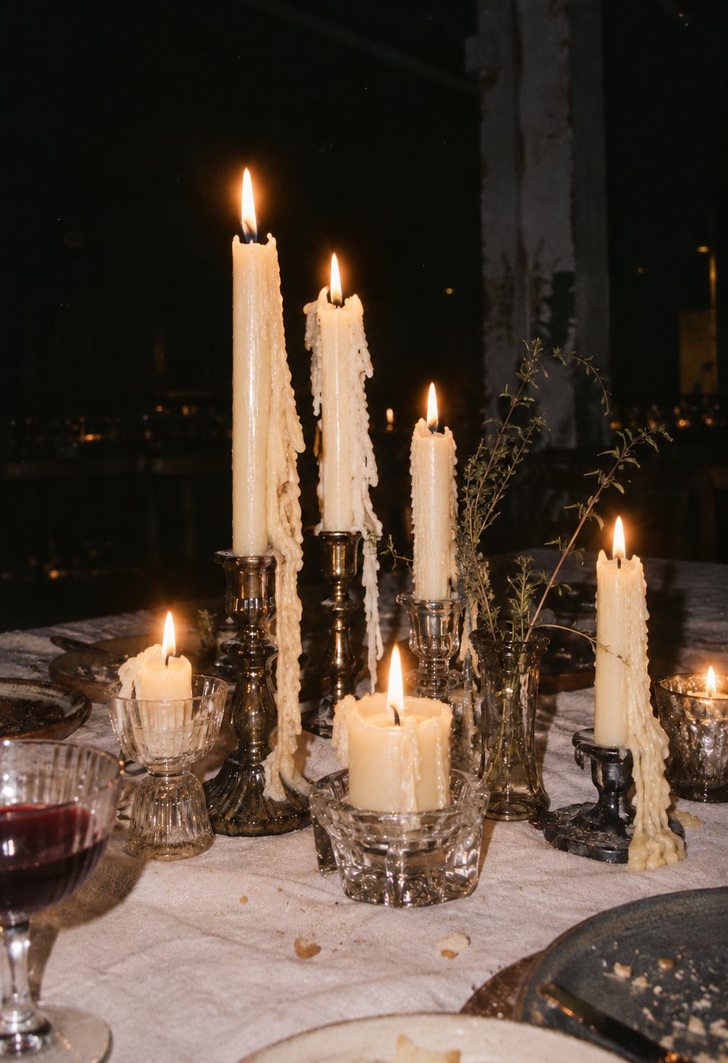 Ritual Table: Kerzen auf der Tafel