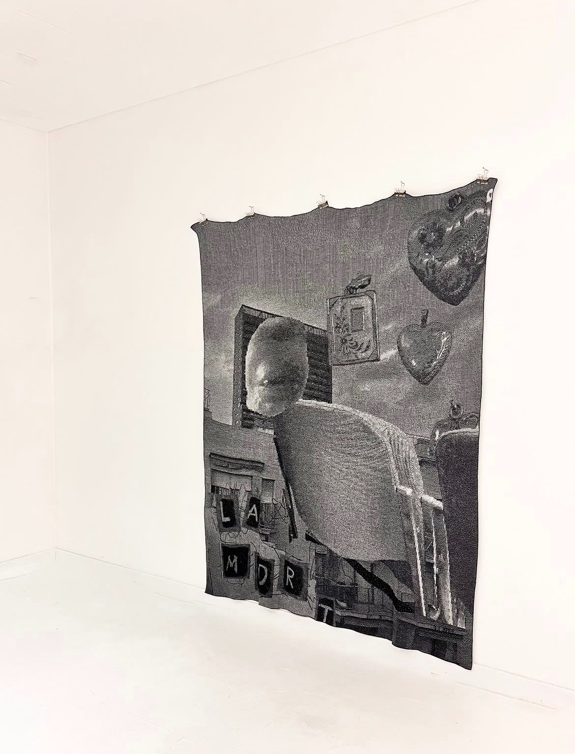 Woven Sheets: La Mort